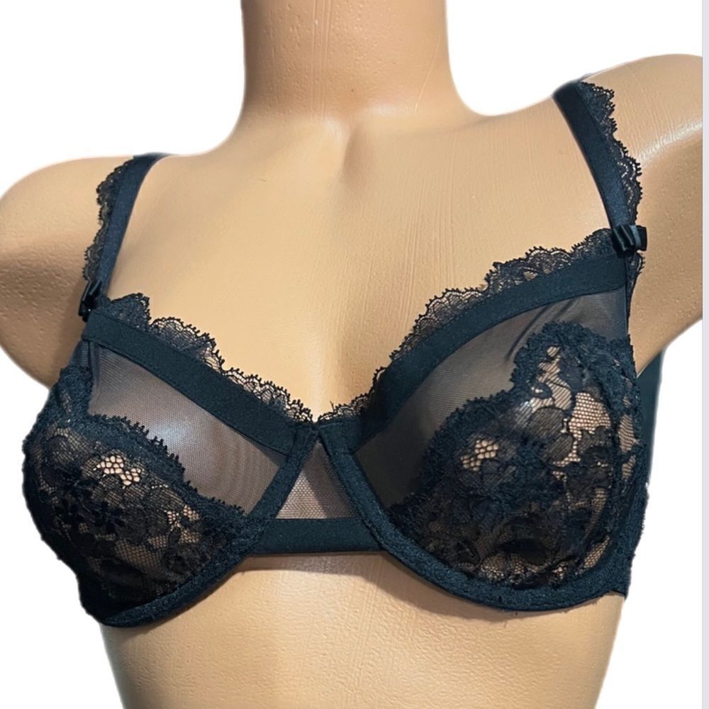 Victoria’s Secret Designer Collection unlined demi floral lace / mesh bra black